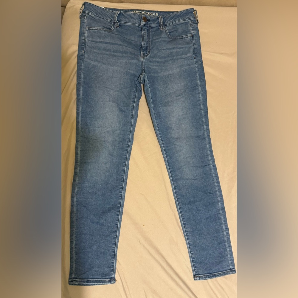 American Eagle Super Stretch X Lightwash Denim